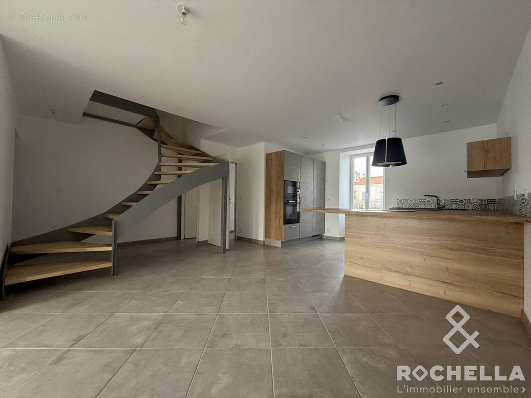 Maison à TONNAY-CHARENTE