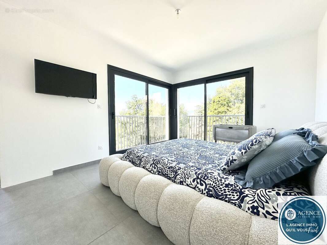 Maison à LE PEAGE-DE-ROUSSILLON