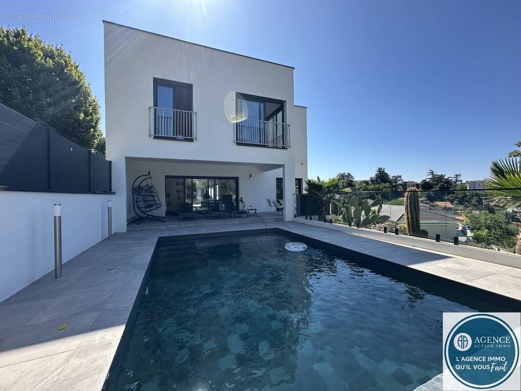 Maison à LE PEAGE-DE-ROUSSILLON