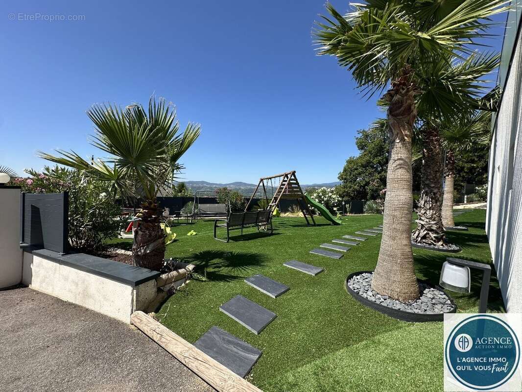 Maison à LE PEAGE-DE-ROUSSILLON