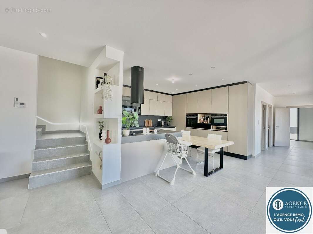 Maison à LE PEAGE-DE-ROUSSILLON