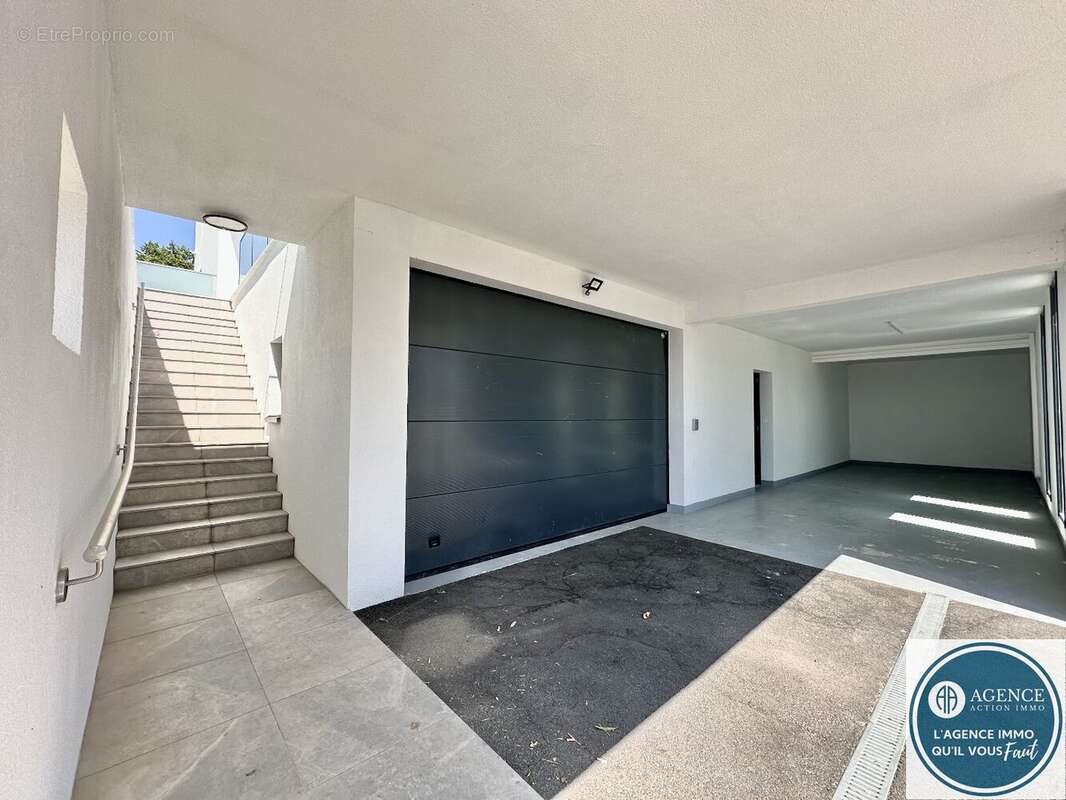 Maison à LE PEAGE-DE-ROUSSILLON