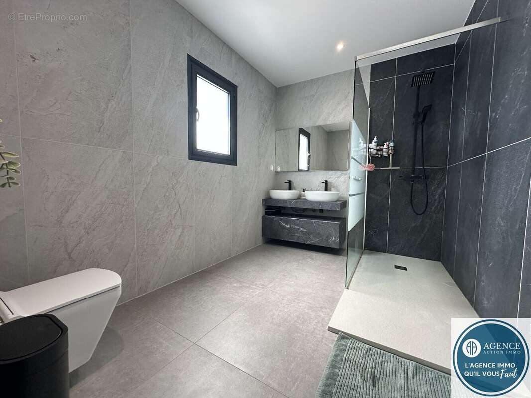 Maison à LE PEAGE-DE-ROUSSILLON