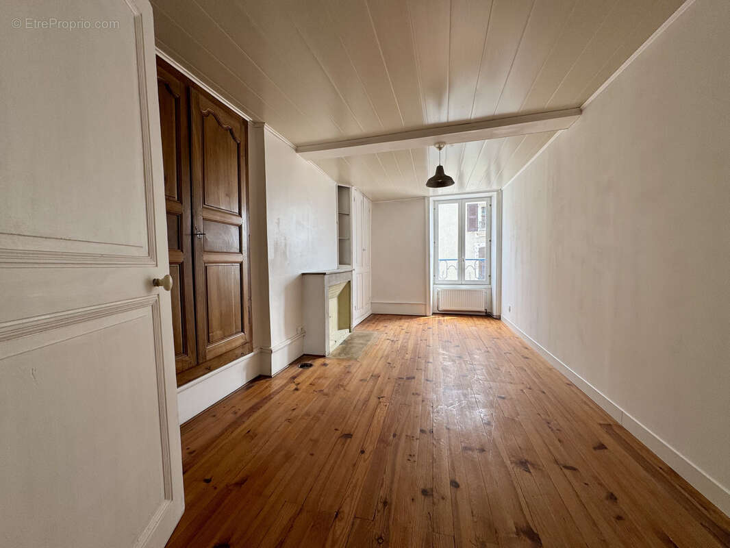 Appartement à RIVES