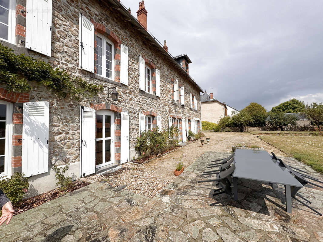 Maison à RUYNES-EN-MARGERIDE