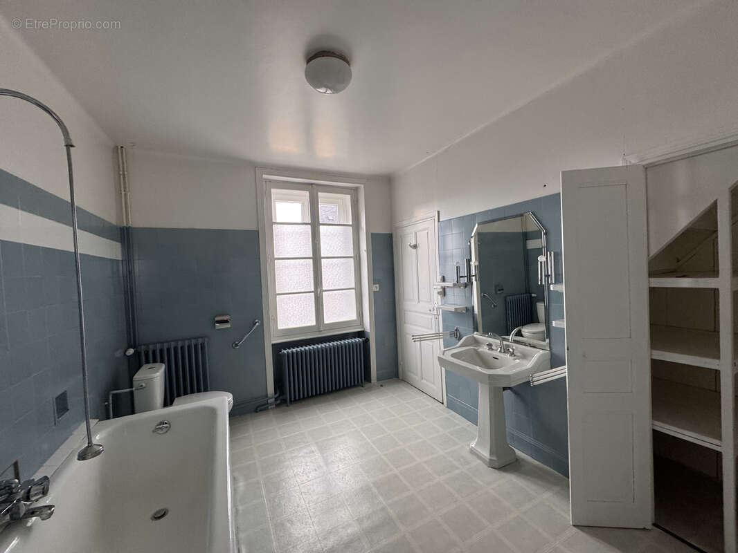 Maison à RUYNES-EN-MARGERIDE