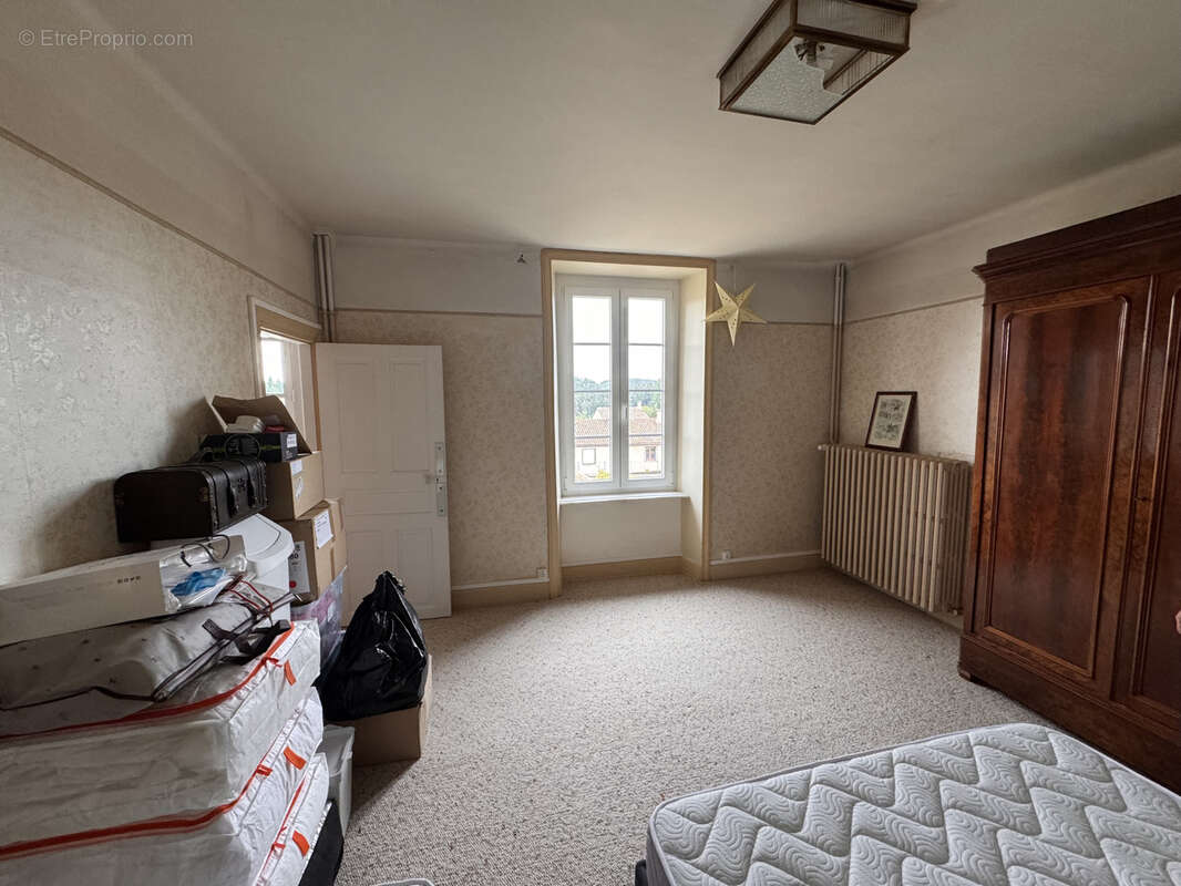 Maison à RUYNES-EN-MARGERIDE