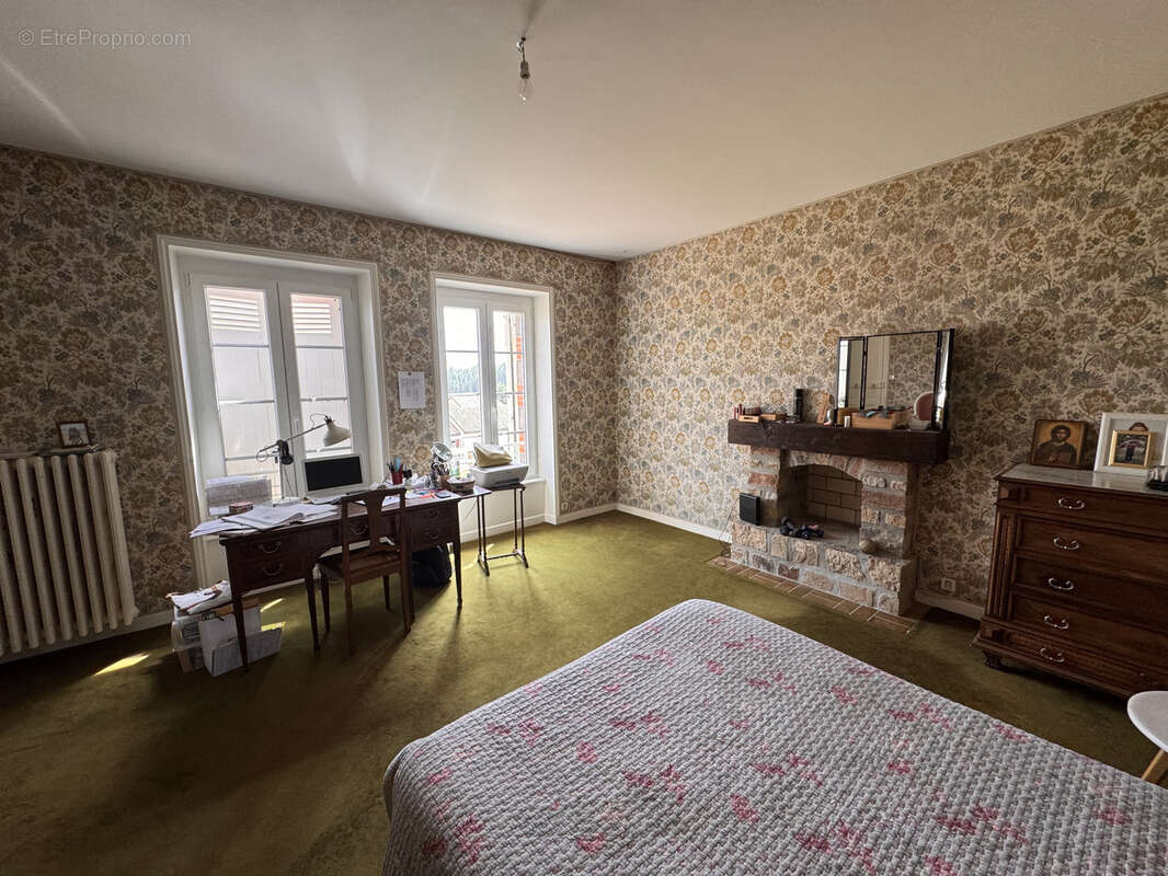 Maison à RUYNES-EN-MARGERIDE