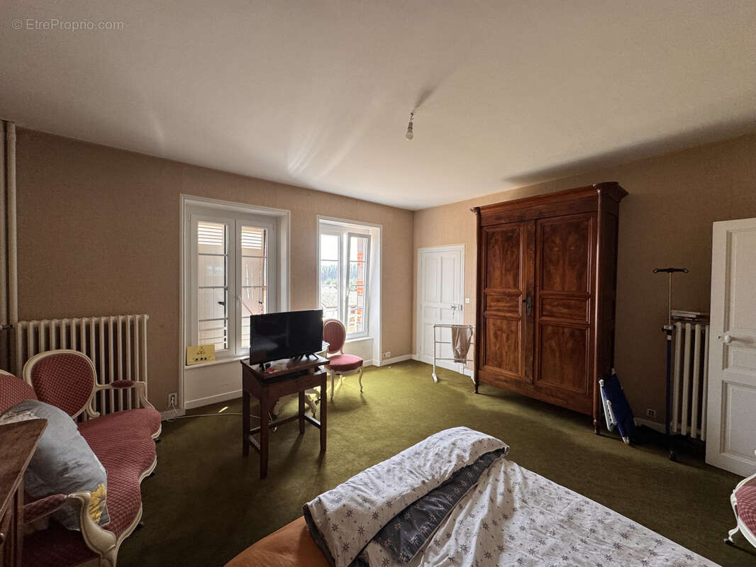 Maison à RUYNES-EN-MARGERIDE