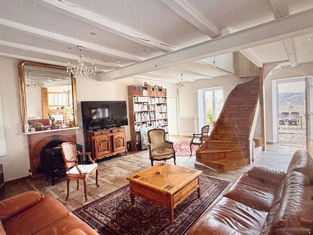 Maison à RUYNES-EN-MARGERIDE