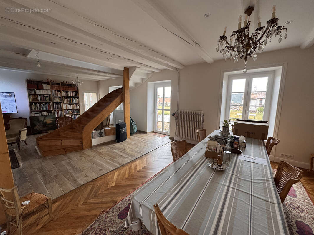 Maison à RUYNES-EN-MARGERIDE