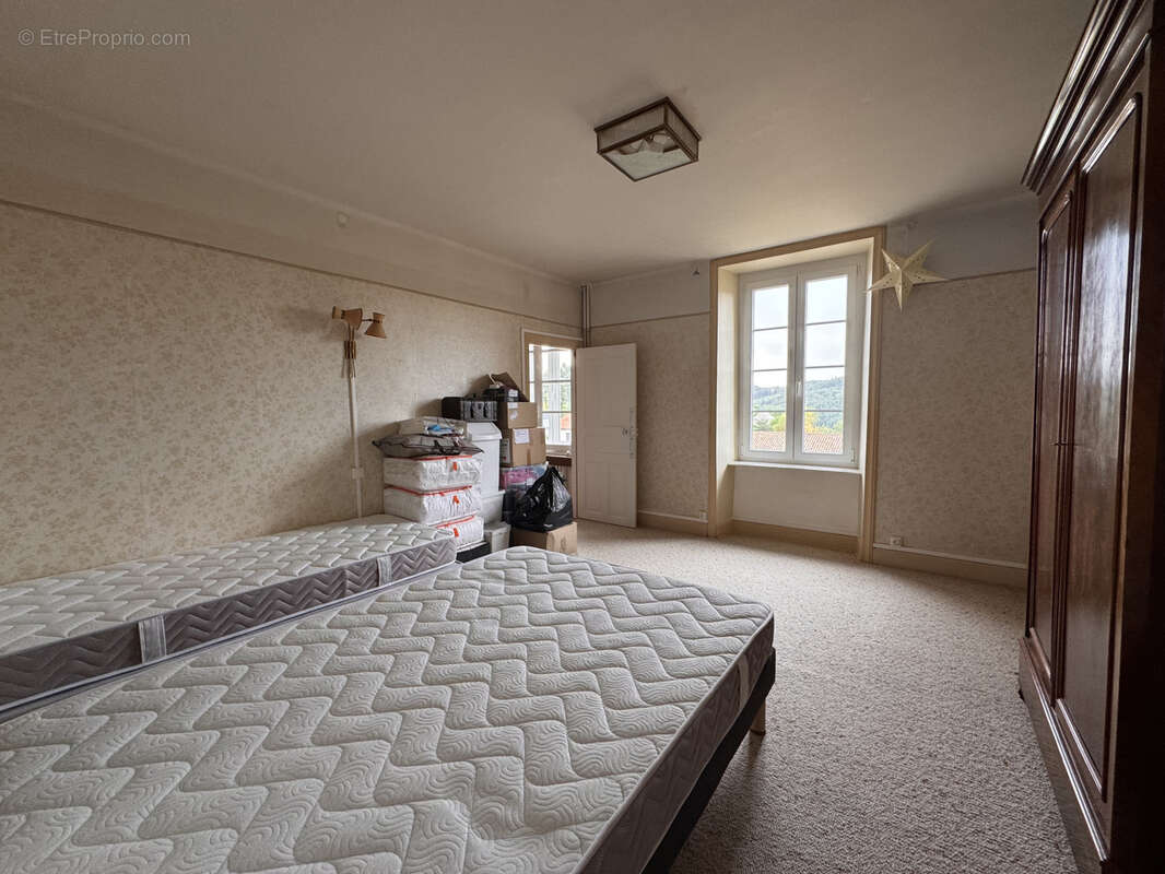 Maison à RUYNES-EN-MARGERIDE