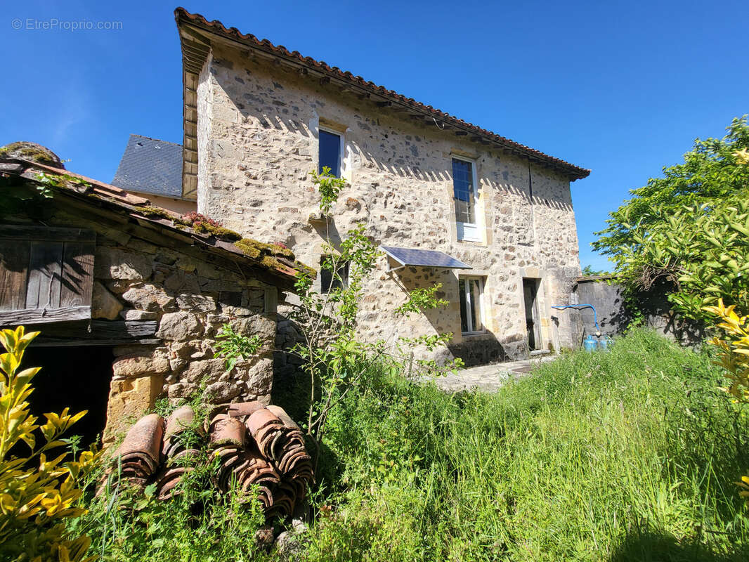 Maison à PEYRUSSE-LE-ROC