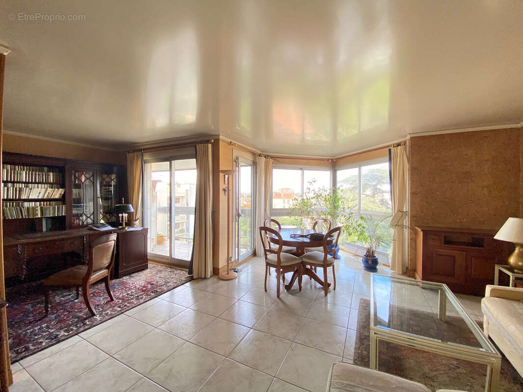 Appartement à SAINT-MAUR-DES-FOSSES