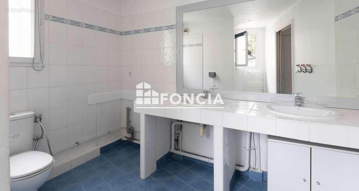 Appartement à VALLAURIS