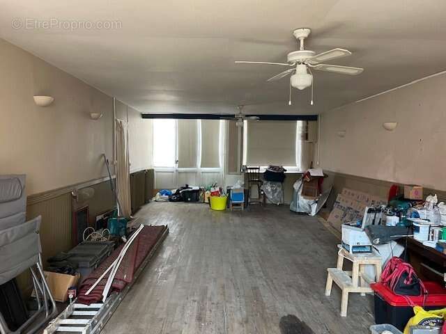 Maison à LES SALLES-LAVAUGUYON