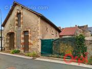 Parking à SAINT-PIERRE-LE-MOUTIER