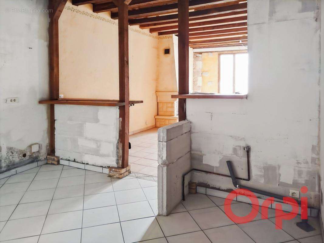 Maison à SAINT-PIERRE-LE-MOUTIER