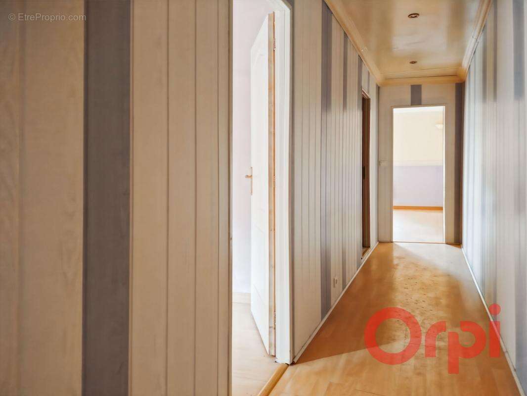 Maison à SAINT-PIERRE-LE-MOUTIER