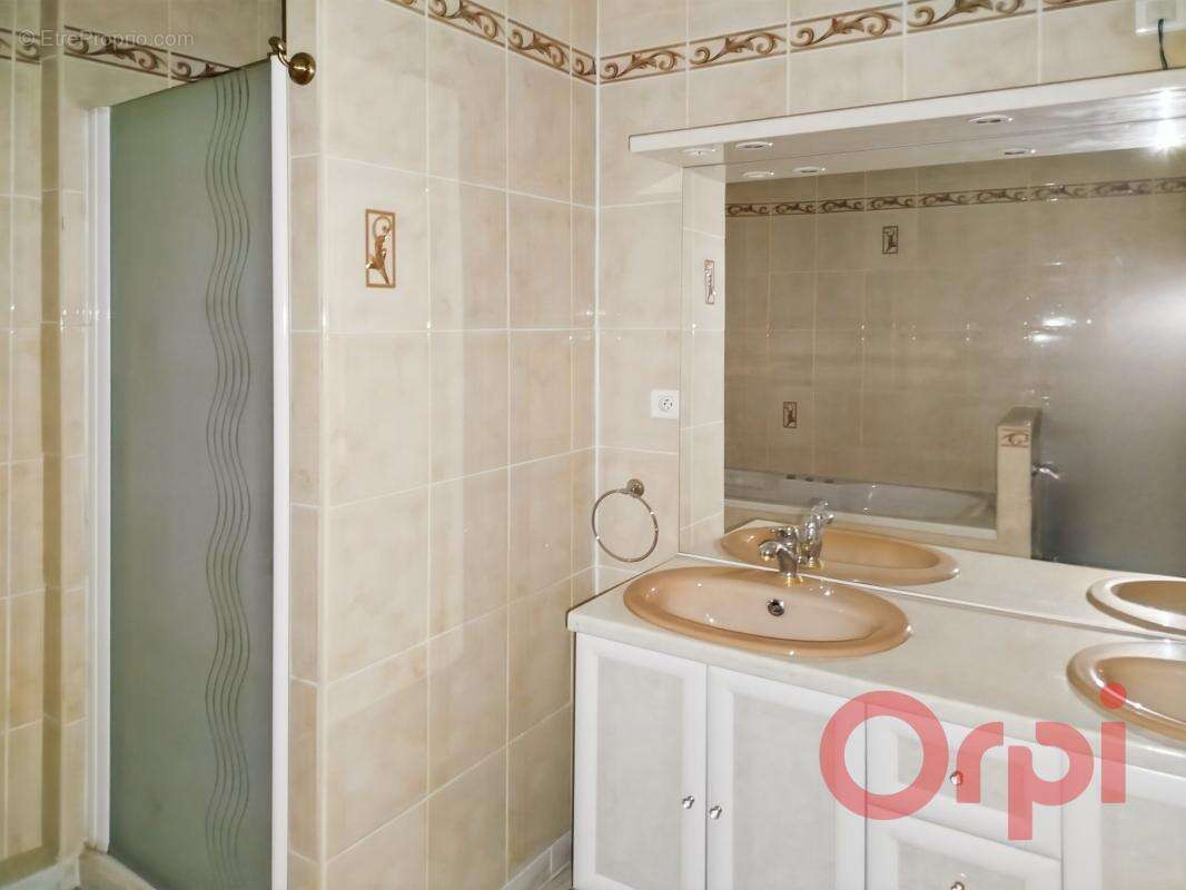 Maison à SAINT-PIERRE-LE-MOUTIER