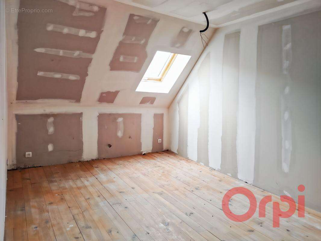 Maison à SAINT-PIERRE-LE-MOUTIER