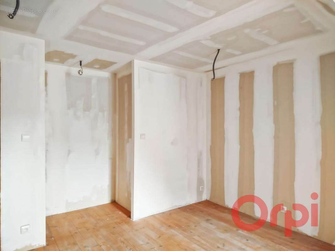 Maison à SAINT-PIERRE-LE-MOUTIER