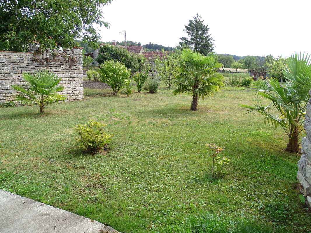 Maison à POINCON-LES-LARREY