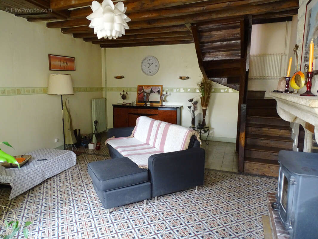 Maison à POINCON-LES-LARREY