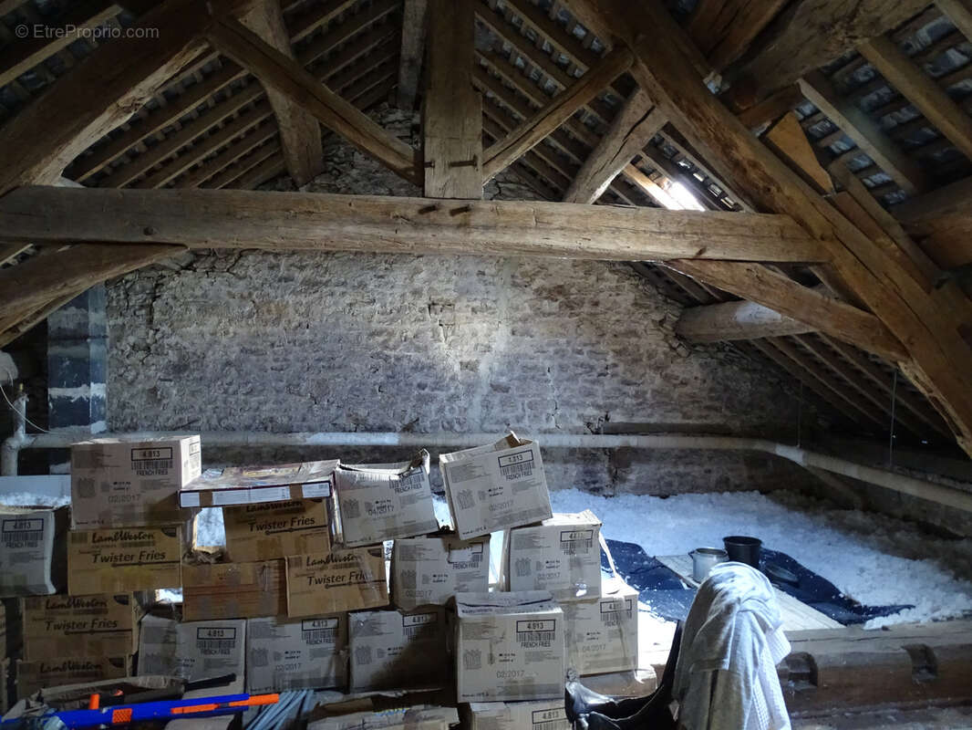 Maison à POINCON-LES-LARREY