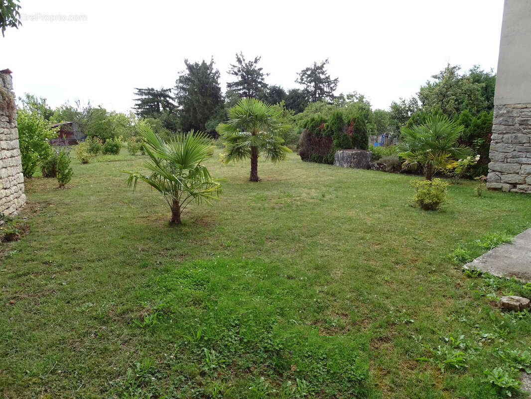 Maison à POINCON-LES-LARREY