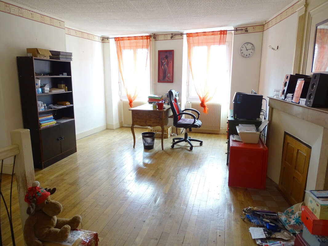 Maison à POINCON-LES-LARREY