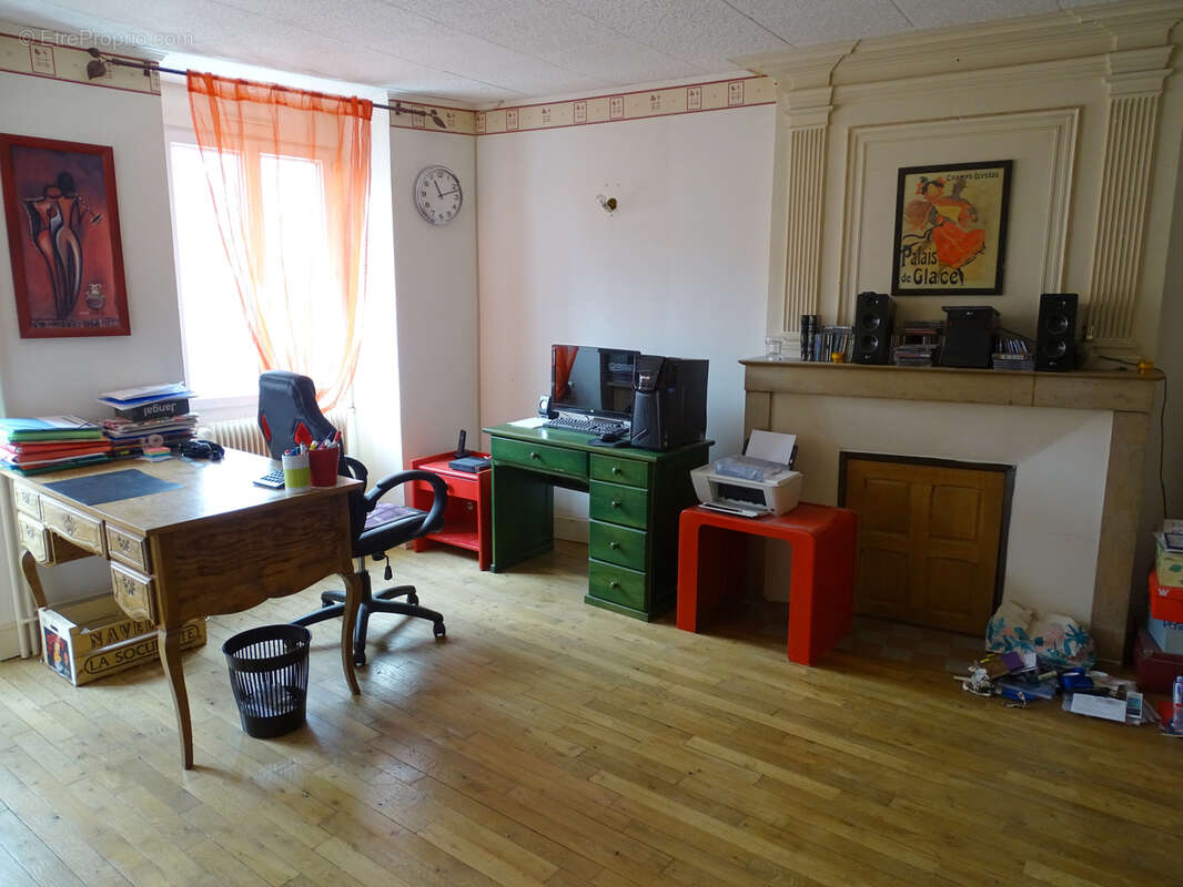 Maison à POINCON-LES-LARREY