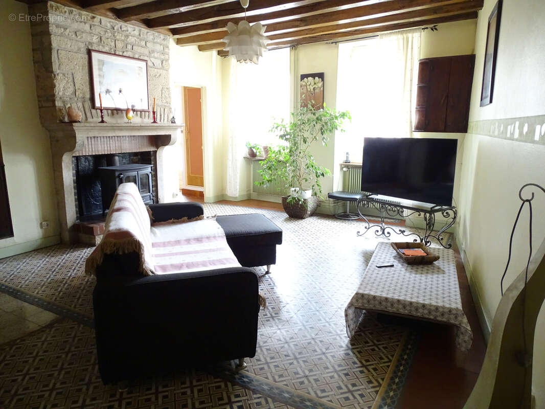 Maison à POINCON-LES-LARREY