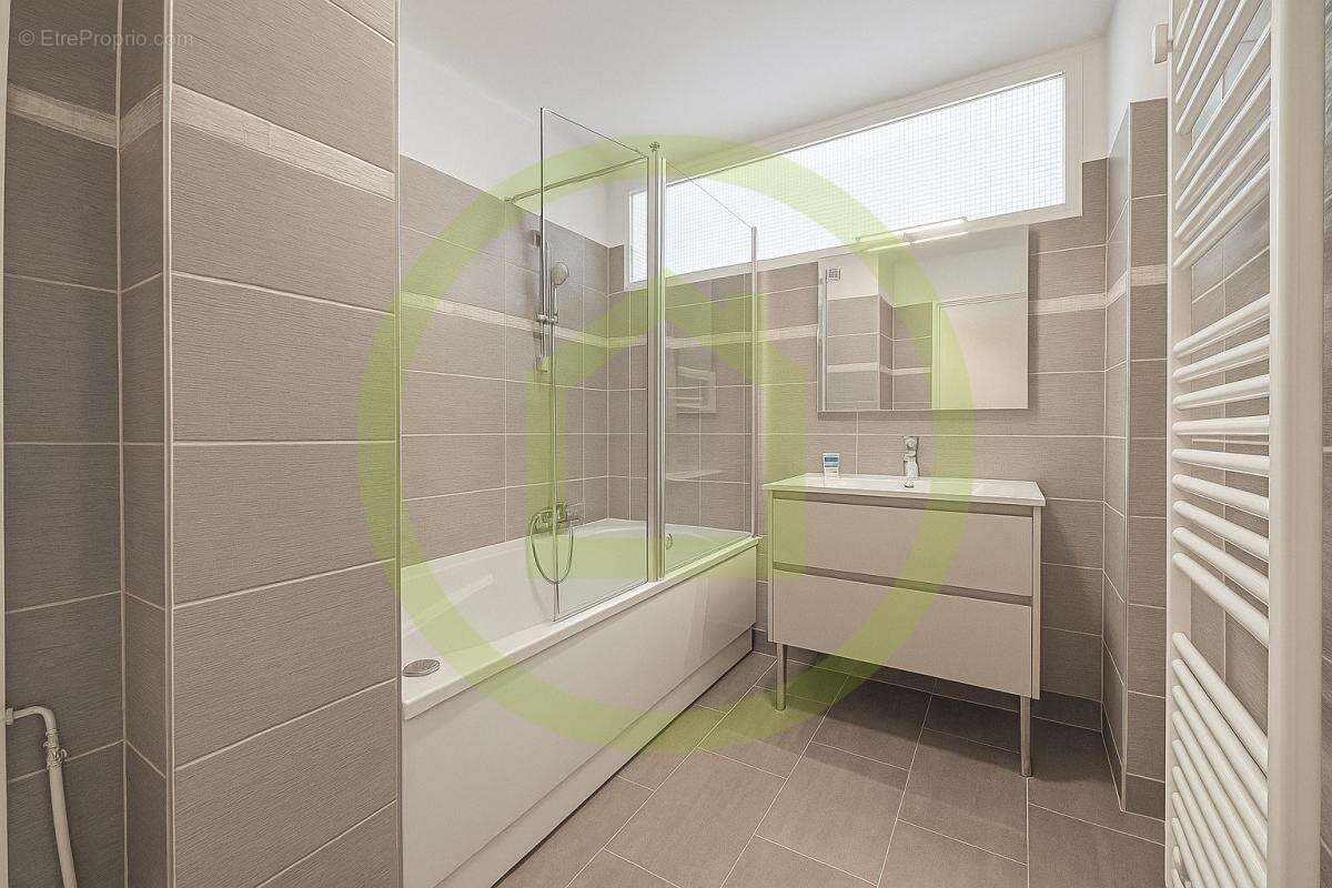 Appartement à MARSEILLE-5E