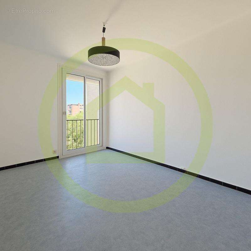 Appartement à MARSEILLE-5E