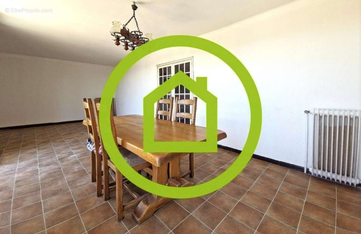 Appartement à MARSEILLE-5E