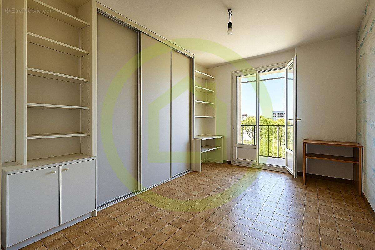 Appartement à MARSEILLE-5E