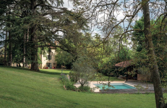 Appartement à CURIS-AU-MONT-D&#039;OR