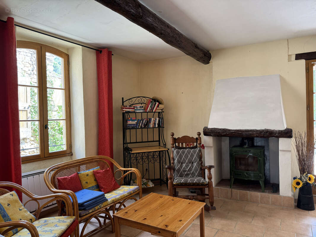 Maison à MONTPEYROUX