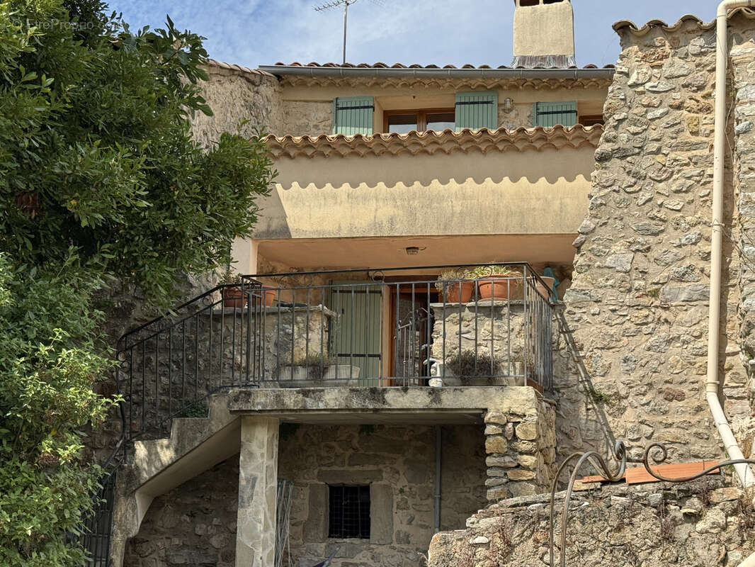 Maison à MONTPEYROUX