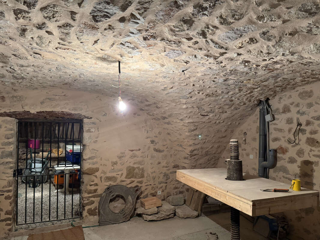 Maison à MONTPEYROUX