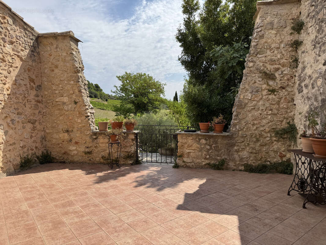 Maison à MONTPEYROUX