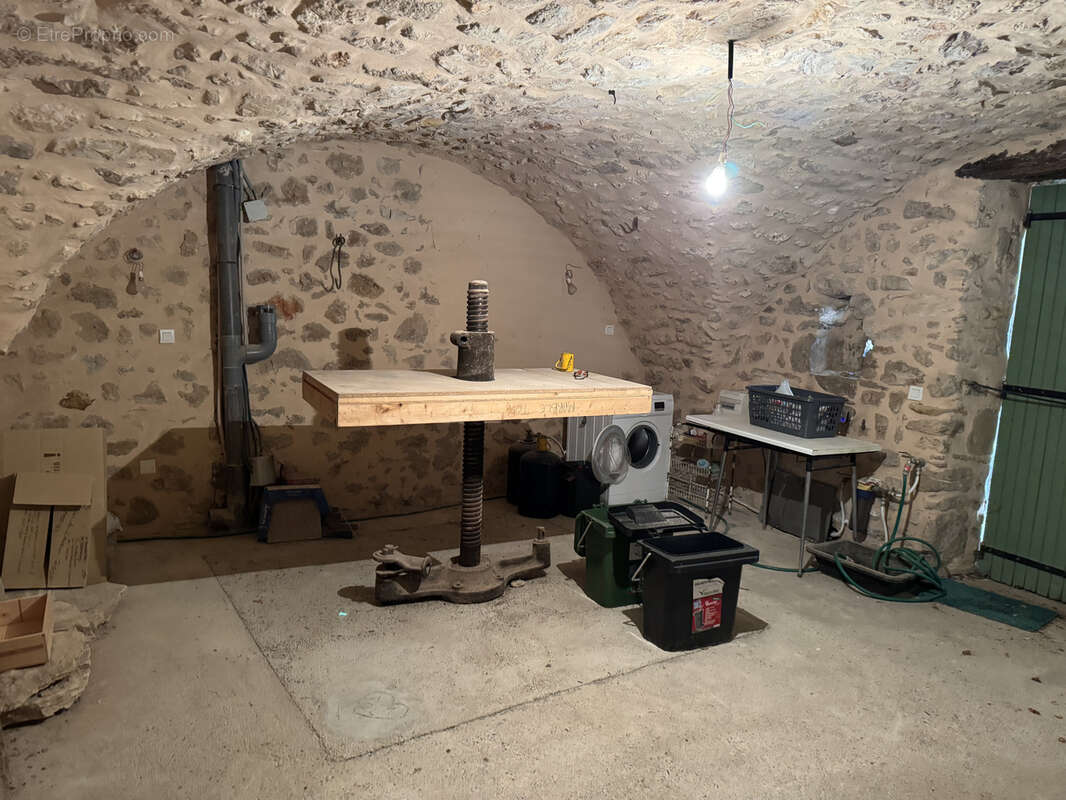 Maison à MONTPEYROUX