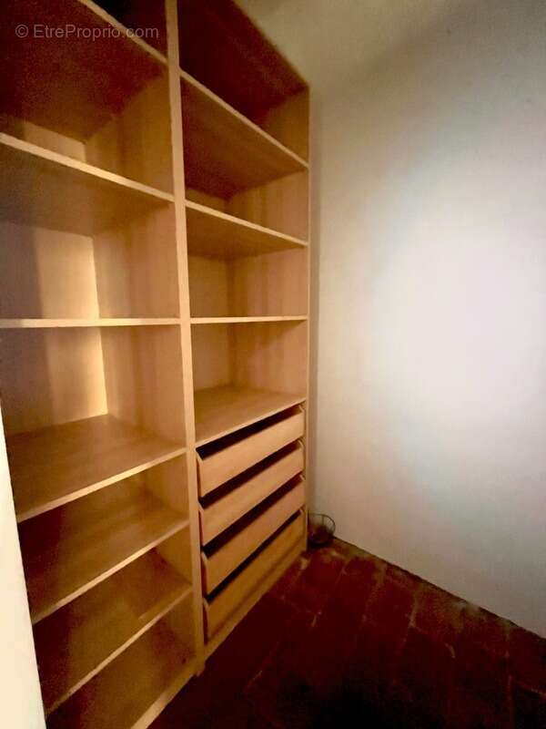 Appartement à MARSEILLE-2E