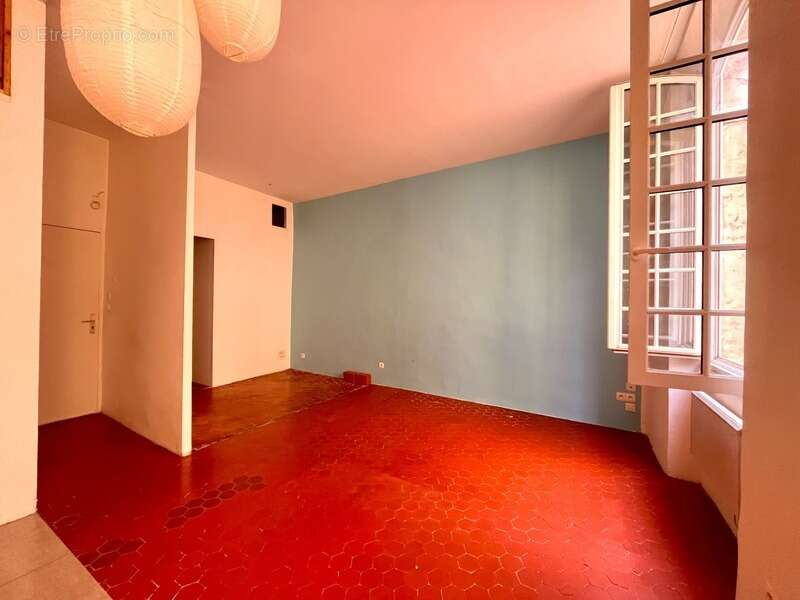 Appartement à MARSEILLE-2E