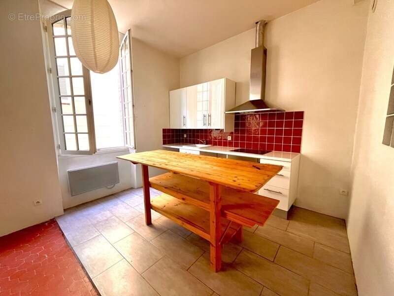 Appartement à MARSEILLE-2E