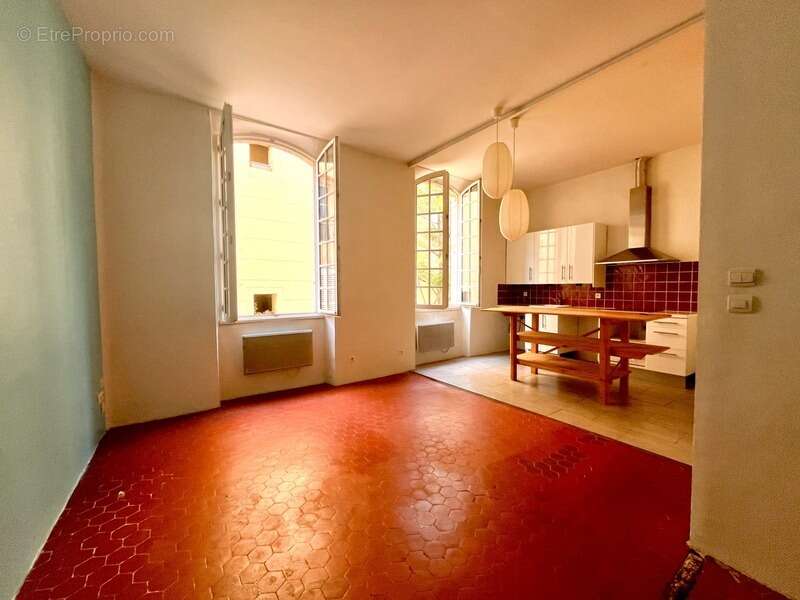 Appartement à MARSEILLE-2E