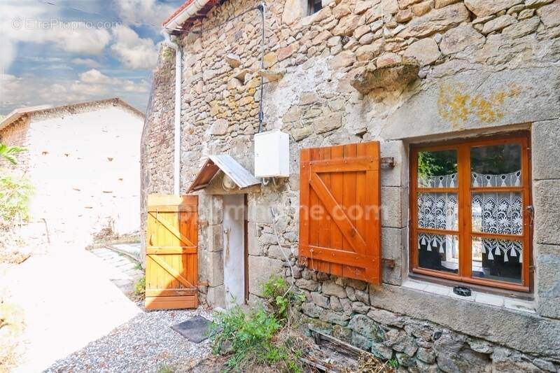 Maison à DOMPIERRE-LES-EGLISES