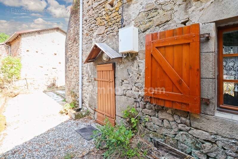 Maison à DOMPIERRE-LES-EGLISES