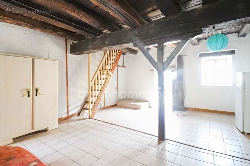 Maison à DOMPIERRE-LES-EGLISES